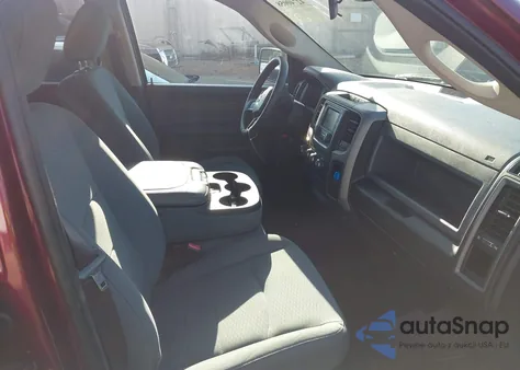 2017 Ram 1500 Express 4X2 6'4 Box z USA, uszkodzony, nr VIN 1C6RR6FT7HS791345